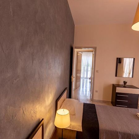 Mama'S House Luxury Apartments فلوغيتا المظهر الخارجي الصورة